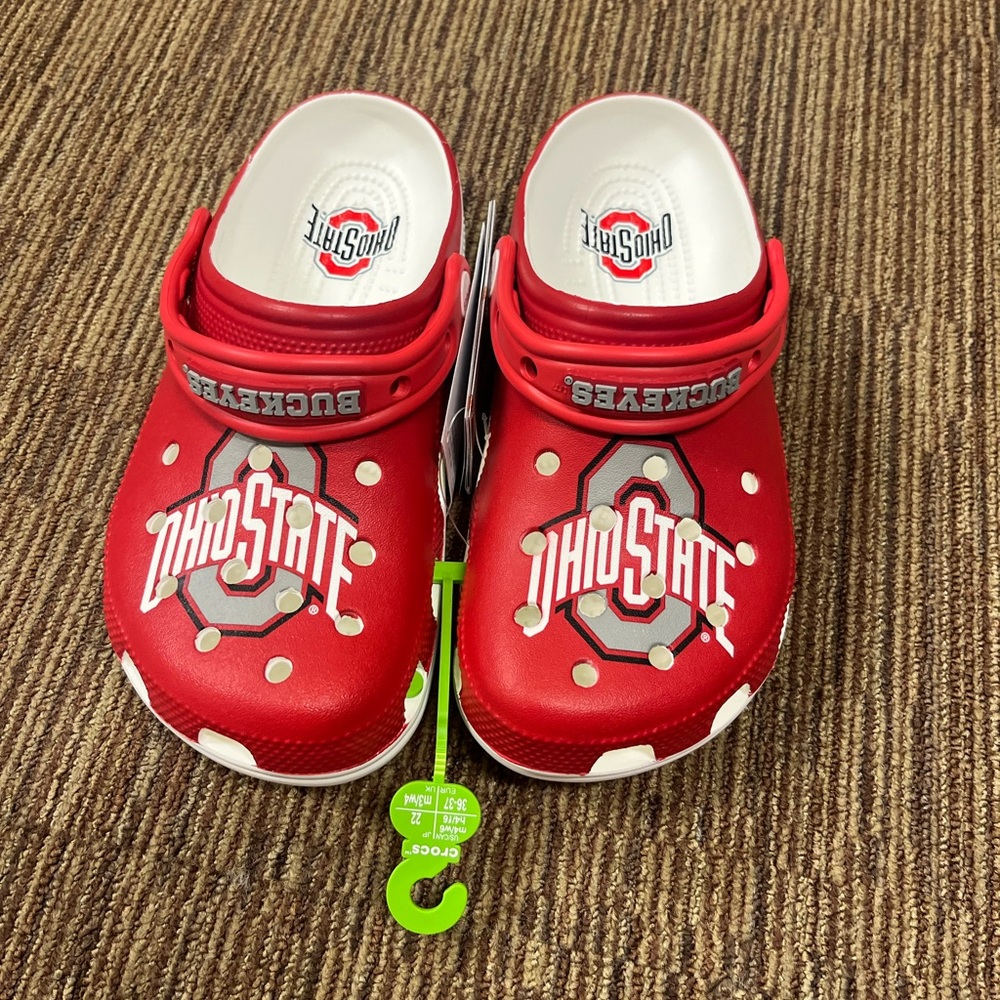 Ohio State crocs - NWT - Size 6W / 4M